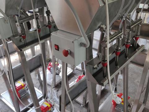 4 fejes bor és pálinka palackozó gép - AJÁNLAT