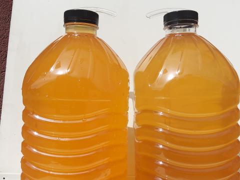 Eladó szűretlen almaecet, naspolyaecet, birsecet és csipkebogyóecet Eladó szűretlen almaecet, naspolyaecet, birsecet és csipkebogyóecet