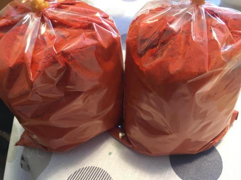 Kalocsai édesnemes fűszerpaprika őrlemény, őrölt paprika csemege és csípős Kalocsai édesnemes fűszerpaprika őrlemény, őrölt paprika csemege és csípős