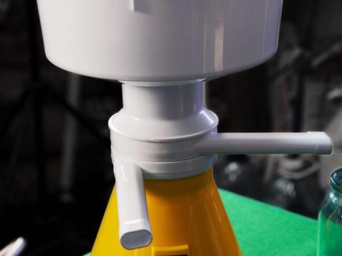 Orosz Szeparátor tejre. Tejszín gép Orosz Szeparátor tejre. Tejszín gép