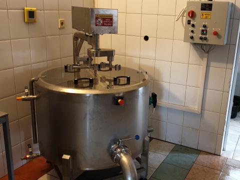 Sajtkád, tej pasztörizáló gép Sajtkád, tej pasztörizáló gép