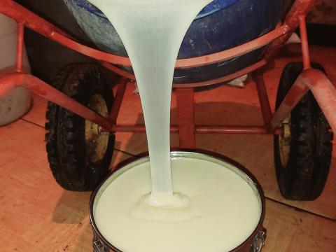 Termelői repceméz, hófehér krémméz, eladó hordós tételben