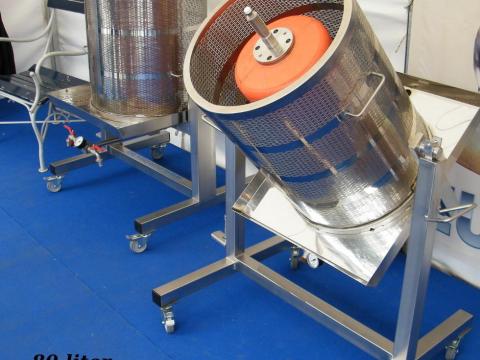 INOX gyömölcs szőlőprés 160 literes INOX gyömölcs szőlőprés 160 literes