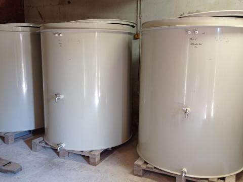 Műanyag élelmiszeripari tartály - leárazva Műanyag élelmiszeripari tartály - leárazva