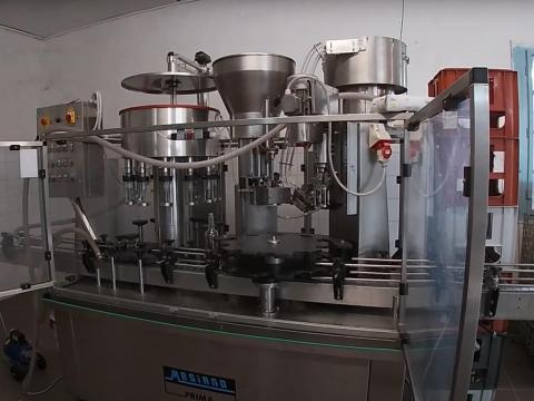 Messiano 12 fejes töltősor, automata adagolós csavarzár vagy dugózó Messiano 12 fejes töltősor, automata adagolós csavarzár vagy dugózó