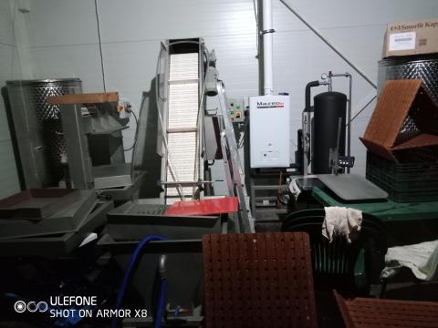 Kistermelői présüzem gépei (daráló, prés, pasztöröző, egyéb tartozékok) Kistermelői présüzem gépei (daráló, prés, pasztöröző, egyéb tartozékok)