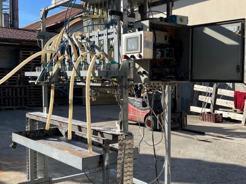 Automata sortöltőgép eladó 3-20 literes palackok töltésére alkalmas Automata sortöltőgép eladó 3-20 literes palackok töltésére alkalmas