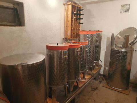 Eladó kiváló minőségű termelői fehérbor Zalaegerszeg közelében