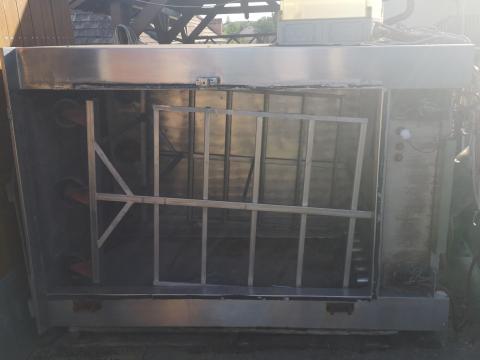 Főző-, füstölő szekrény felújításra szoruló Főző-, füstölő szekrény felújításra szoruló