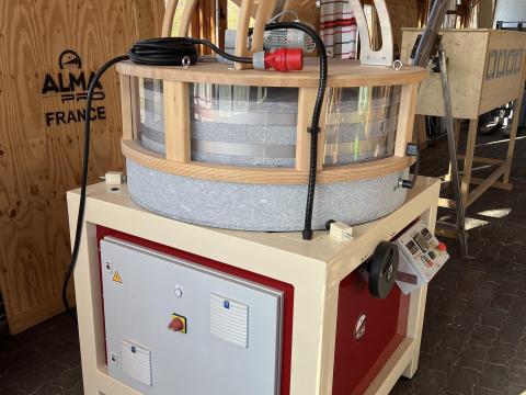 Alma Pro PRO100 Köves Malom, szitával és csigával eladó Alma Pro PRO100 Köves Malom, szitával és csigával eladó