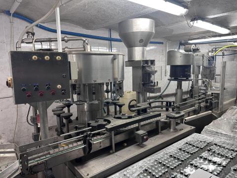 Komplett palackozó gépsor 0,2 litertől 1,0 literig Komplett palackozó gépsor 0,2 litertől 1,0 literig