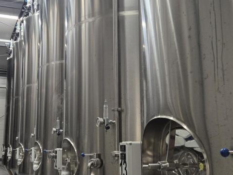 CKT erjesztő tartályok eladók – 3000 literes, szigetelt, hűthető-fűthető CKT erjesztő tartályok eladók – 3000 literes, szigetelt, hűthető-fűthető