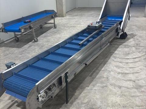 Inox, 420 cm-es felvonó szállítószalag modul hevederrel, üríthető áztatókáddal eladó Inox, 420 cm-es felvonó szállítószalag modul hevederrel, üríthető áztatókáddal eladó