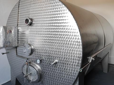 Erjesztő tartályok