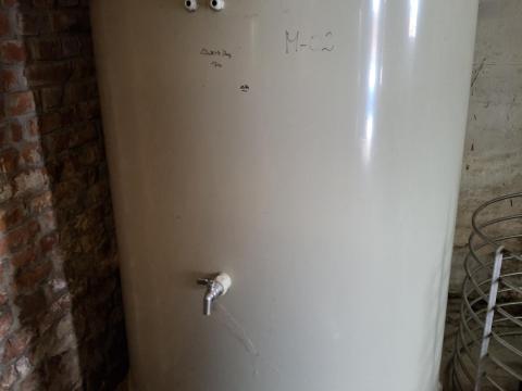 Műanyag élelmiszeripari tartály 1700 l