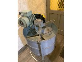 Kiváló állapotú rozsdamentes, 3 késes káposzta gyalu 220 V motorral eladó