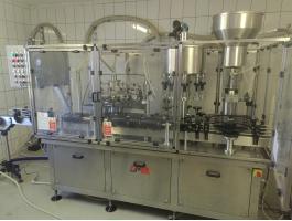 Fimer töltő-palackozó gép és Bertolaso csavarzáró gép