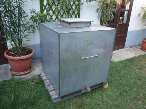 2 db saválló élelmiszeripari rozsdamentes acél tartály 800 l-es eladó 2 db saválló élelmiszeripari rozsdamentes acél tartály 800 l-es eladó