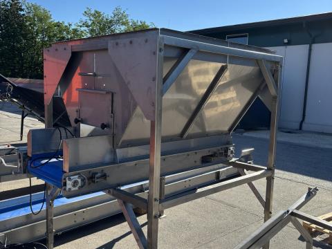 Agro-Weld PTW-WP 42.05 fogadó tartály (puffergarat), ZB I 1000 szállítószalag Agro-Weld PTW-WP 42.05 fogadó tartály (puffergarat), ZB I 1000 szállítószalag