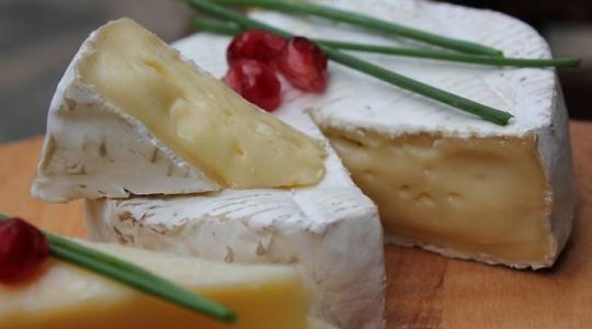 Végleg eltűnhet a polcokról a camembert 