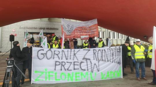 Eszkalálódik a helyzet: tiltakozási hullám söpör végig a lengyeleknél Eszkalálódik a helyzet: tiltakozási hullám söpör végig a lengyeleknél