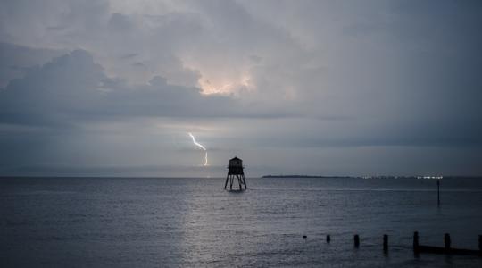 Viharos szél és villámok: Veszélyes fordulat jön hétfő estétől az időjárásban +VIDEÓ