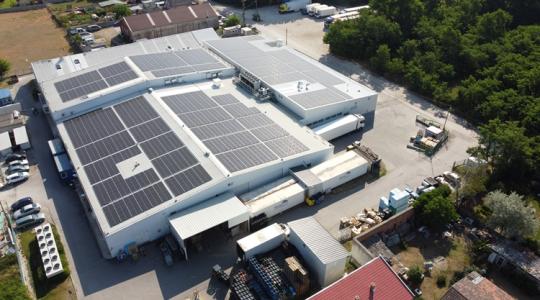 Leállítja egyik magyar gyárát a salátakirály